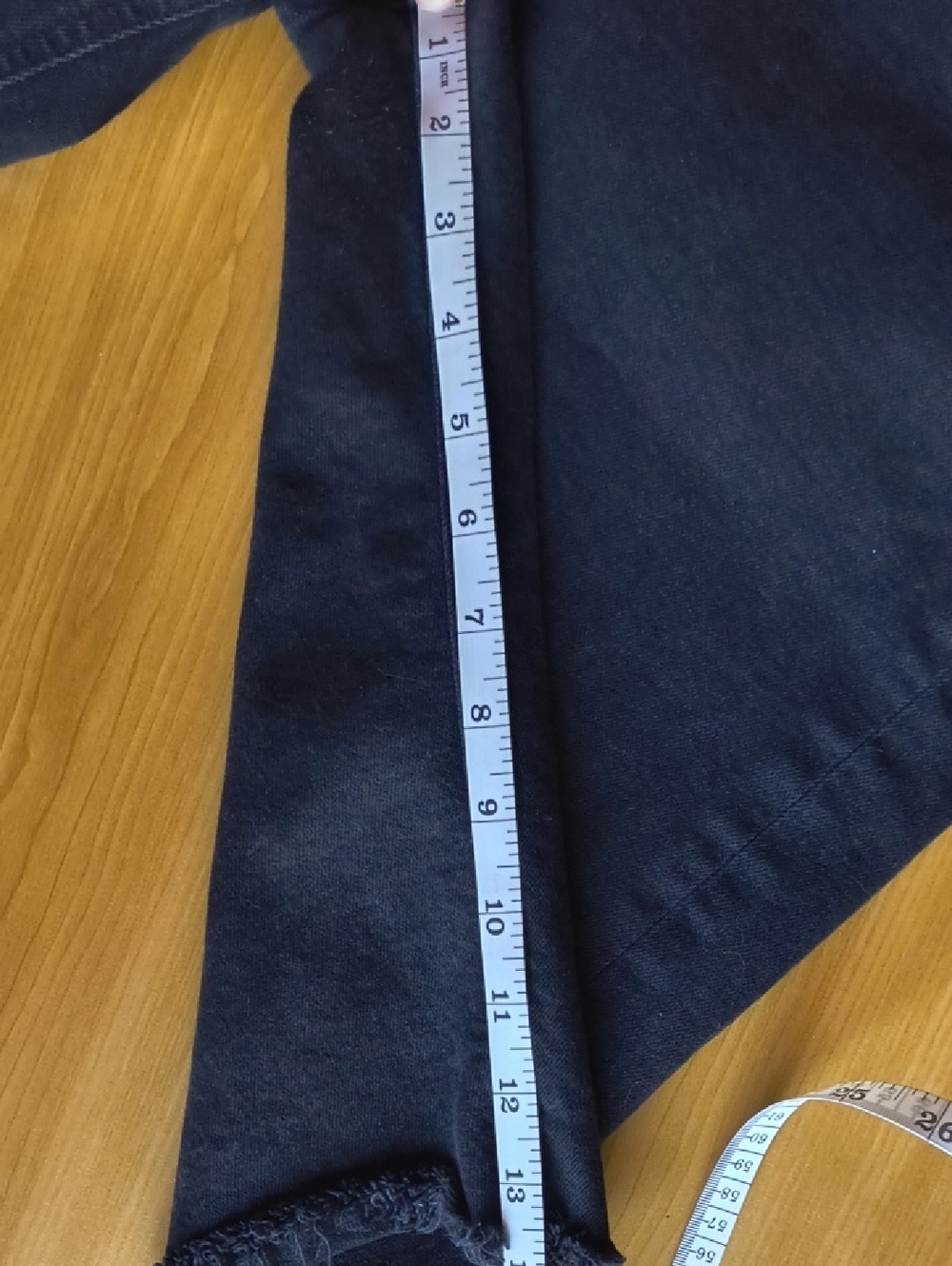 AGOLDE Carrie Long Length Slim Short in Color Stunner Size 32 NWOT - Picture 11 of 12